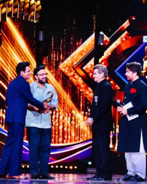 Manoj Bajpayee Instagram - #SirfEkBandaaKaafiHai - For the win, every Bandaa counted! Best Actor OTT & Best Film at the #ZeeCineAwards Immense gratitude for the love and support ❤️ @zeecineawards @zeestudiosofficial @zee5 @apoorvsinghkarki01 @vinod.bhanushali @suparnverma @bsl_films

Coming with another adventure #BhaiyyaJi, poster to Dekha hi hoga? TEASER drops on 20TH MARCH.

Outfit: @bharat_reshma
Shoes: @Rossobrunelloofficial
Styled by: @azcouture_official
Assisted by: @akanshachaturvedighosh
Watch: prdip_balaji