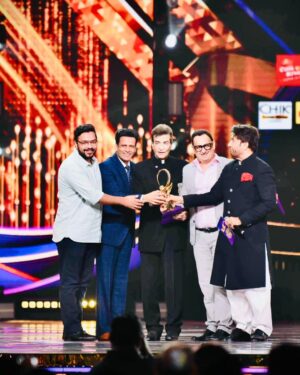 Manoj Bajpayee Instagram - #SirfEkBandaaKaafiHai - For the win, every Bandaa counted! Best Actor OTT & Best Film at the #ZeeCineAwards Immense gratitude for the love and support ❤️ @zeecineawards @zeestudiosofficial @zee5 @apoorvsinghkarki01 @vinod.bhanushali @suparnverma @bsl_films

Coming with another adventure #BhaiyyaJi, poster to Dekha hi hoga? TEASER drops on 20TH MARCH.

Outfit: @bharat_reshma
Shoes: @Rossobrunelloofficial
Styled by: @azcouture_official
Assisted by: @akanshachaturvedighosh
Watch: prdip_balaji