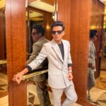 Manoj Bajpayee Instagram - दिल्ली के दिल में, एक पल! 💖 Outfit: @basicsandoffbeat Sunglasses: @voyageeyewear Footwear: @nicheshoeindia Styled by: @azcouture_official Assisted by: @labelblive