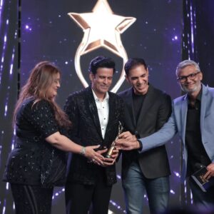 Manoj Bajpayee Instagram - Thank you for the Best Actor award for Sirf Ek Banda Kaafi Hai (OTT) and Best Actor for Joram (Jury Choice) at the @iconicgoldaward

A heartfelt thank you to the amazing teams behind both films, @zeestudiosofficial , @bsl_films , and @zee5 Special thanks to my directors, @apoorvsinghkarki01 for Sirf Ek Banda Kaafi Hai and @nakedindianfakir for Joram. 🙏🏼

Outfit: @bharat_reshma
Shoes: @bharat_reshma
Styled by: @azcouture_official
Assisted by: @akansha_stylist