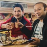 Manoj Muntashir Instagram – सुखों का अमृत और दुखों का विष, 
दोनों प्याले मेरे साथ पीने वाला सिर्फ़ एक दोस्त है मेरा, @drsinghdeepak 
आज मेरे यार का जन्मदिन है, मुझे आपकी बधाइयाँ चाहिए, कमेंट सेक्शन में गर्दा उड़ा दीजिये.