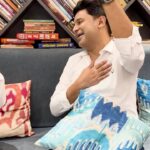 Manoj Muntashir Instagram - श्री राम-जानकी बैठे हैं मेरे सीने में! Jamming session with the very talented @sawai.bhatt . KEYBOARD: @_shubhamony_ #team #manojmuntashir #purpose #mmm #jomerinasnasmeinhai #musicalevent #manojmuntashirshukla #events #rehearsal #ram #meregharramaayehain #ramaayenge Manoj Muntashir Entertainment
