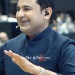 Manoj Muntashir Instagram - चार्टेड अकाउंटेंट्स के बीच जब शब्दों की बैलेंस शीट खुल गई! #ahmedabad #purpose #speaker #icai #corporateevents #trending #liveevent #jomerinasnasmeinhai #maamatrubhumiaurmohabbat