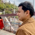 Manoj Muntashir Instagram - हर हर महादेव ! 🙏🏻 🔱🚩 #omkareshwar #harharmahadev #shiv #shivratri #omnamahshivay #bholenath #harharshambhu #purpose #mahashivratri #manojmuntashir @official_mmentertainment Dilkap Chambers