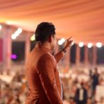 Manoj Muntashir Instagram - इस फ़ोटो का कैप्शन आप देंगे! #show #animal #huamain #event #captionthis #manojmuntashir #manojmuntashirshukla