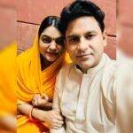 Manoj Muntashir Instagram - कल परिवार और टीम के साथ, उज्जैन में बाबा महाकाल की भस्म आरती का सौभाग्य प्राप्त हुआ! ये जीवन का एक अविस्मरणीय अनुभव है, जो एक बार हर सनातनी को अवश्य प्राप्त करना चाहिए! जय बाबा महाकाल! 🙏🏻 @muntashir_aarav0078 @veer97k @ambaarish @virat_bhardwaj96 @nidhinetworks @lovesh_nagar @i_am_dv @_shubhamony_ @iammohitbajpai @rohitt_singh_11 @official_mmentertainment #ujjain #mahakal #shivshambhu #omnamahshivay #photooftheday #manojmuntashir #manojmuntashirshukla