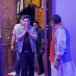 Manoj Muntashir Instagram - जय श्री पितरेश्वर हनुमान🚩