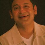 Manoj Muntashir Instagram - प्यार जितना चाहती हो उससे भी ज़्यादा मिलेगा! #love #trending #reels #reelsinstagram #trendingmusic #mohabbat #manojmuntashirshukla Manoj Muntashir Entertainment