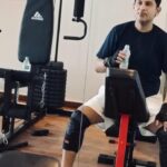 Manoj Muntashir Instagram - फ़िटनेस का मंतर.. पसीना बाहर, पानी अंदर! #ﬁtness #gymmotivation #fitnessmotivation #workout #manojmuntashir #manojmuntashirshukla