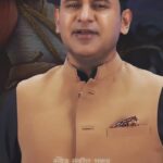 Manoj Muntashir Instagram - भारतवर्ष के महानतम सम्राट, छत्रपति शिवाजी महाराज को शत-शत प्रणाम! जय भवानी जय शिवाजी. 🙏🏻 #chhatrapatishivajimaharaj #jaibhawani #shivajimaharaj #harharmahadev #maratha #shivajijayanti #manojmuntashir