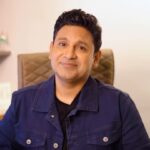 Manoj Muntashir Instagram - ये किताब ज़रूर पढ़िए ! #ishqbaghawat #riteshrajwada #book #manojmuntashir #manojmuntashirshukla