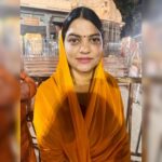 Manoj Muntashir Instagram - कल परिवार और टीम के साथ, उज्जैन में बाबा महाकाल की भस्म आरती का सौभाग्य प्राप्त हुआ! ये जीवन का एक अविस्मरणीय अनुभव है, जो एक बार हर सनातनी को अवश्य प्राप्त करना चाहिए! जय बाबा महाकाल! 🙏🏻 @muntashir_aarav0078 @veer97k @ambaarish @virat_bhardwaj96 @nidhinetworks @lovesh_nagar @i_am_dv @_shubhamony_ @iammohitbajpai @rohitt_singh_11 @official_mmentertainment #ujjain #mahakal #shivshambhu #omnamahshivay #photooftheday #manojmuntashir #manojmuntashirshukla