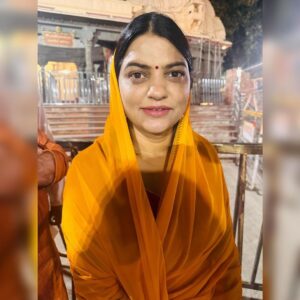 Manoj Muntashir Instagram - कल परिवार और टीम के साथ, उज्जैन में बाबा महाकाल की भस्म आरती का सौभाग्य प्राप्त हुआ! 
ये जीवन का एक अविस्मरणीय अनुभव है, जो एक बार हर सनातनी को अवश्य प्राप्त करना चाहिए! 
जय बाबा महाकाल! 🙏🏻

@muntashir_aarav0078 @veer97k @ambaarish @virat_bhardwaj96 @nidhinetworks @lovesh_nagar @i_am_dv @_shubhamony_ @iammohitbajpai @rohitt_singh_11 @official_mmentertainment 
#ujjain #mahakal #shivshambhu #omnamahshivay #photooftheday #manojmuntashir #manojmuntashirshukla