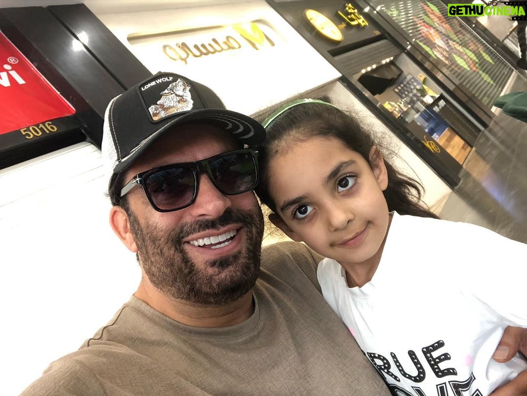Manouchehr Hadi Instagram - نفسم رو تقدیم میکنم به نفسم. گوشگله پیدر❤️💕
