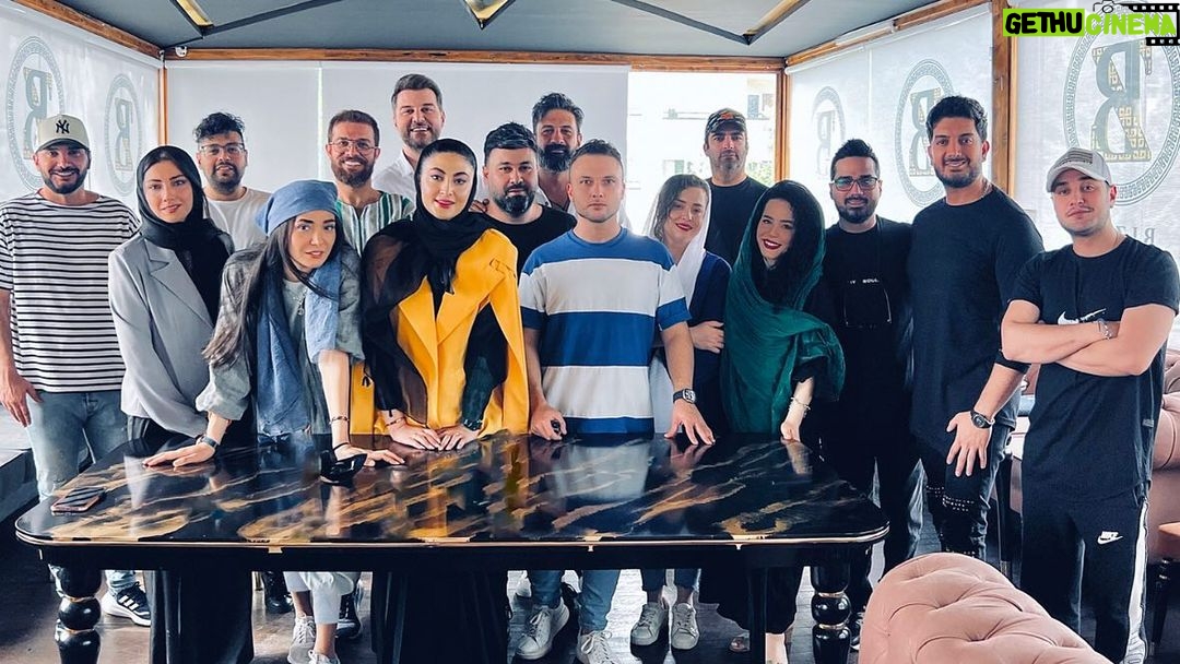 Manouchehr Hadi Instagram - دورهمی مافیا با دوستان هنرمندم. ممنون از فرزاد فرزین عزیز.