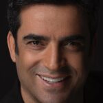 Manouchehr Hadi Instagram – تاوان فهم درده
مگه میشه بفهمی و درد نکشی
اگه میخوای درد نکشی نفهم باش

تا رسیدن به نوش داروی دهر
خورد باید هزار شربت زهر