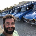 Manouchehr Hadi Instagram - انصراف از ساخت نیسان آبی ٢ در فضایی کاملن دوستانه و توافقی . پس از مذاکره با دوستان خوبم در فیلیمو و عدم توافقات مالی در نشستی صمیمی و حرفه ای انصراف خود را اعلام نمودم. هیچ داستان و حرف و حدیث دیگری نبوده و نیست. حتمن کارگردان محترم دیگری فصل جدید را کارگردانی میکند و من هم در کنارشان هر کمکی لازم باشد دریغ نخواهم کرد. به امید اتفاقات خوب برای نیسان ٢ یا علی.