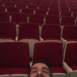 Manouchehr Hadi Instagram - من همین من ساده باور کن برای یک بار برخواستن هزاران بار فرو افتادم به سختی خودمو‌ تو قاب این عکس جا کردم و اکنون پیروز میدانم 💪💪💪💪 😁😁😁😁