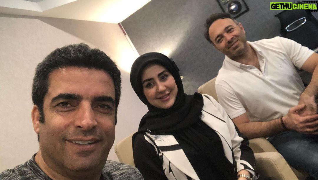 Manouchehr Hadi Instagram - سرکار خانم زینب تقوایی تهیه کننده محترم نیوکمپ تولدتون مبارک. همکاری با شما افتخاری بود در کارنامه من.