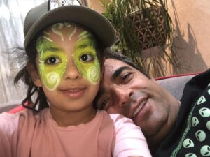 Manouchehr Hadi Instagram - گوشگله پیدر
با گریم پروانه