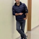 Manouchehr Hadi Instagram - طنازی😁 کار امروزتو هیچ وقت به فردا ننداز اگرم میندازی بلند ننداز ممکنه بیفته برای پس فردا😁