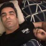 Manouchehr Hadi Instagram - تا زمانی که یک کودک روی کره زمین هست هیچ کس حق نداره نا امید شه همه باید دست به دست هم بدیم تا کودکانمان خوشبخت بشن برای گوشگله پیدر