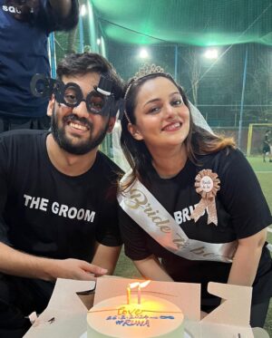 Mansi Srivastava Instagram - Anddddddd #RUHA ki #matchfixing and dilon ki mixing ho gayi hai . Truly impressed with the GROOM SQUAD  today with their sixer pe sixer on every ball .. but still the TEAM BRIDE managed to win only and only for our beloved @nehalaxmi_ who is the  next bride to be and all ready to shine on her D DAY 💜 close to my heart this special girl and i truly wish the best for her always ❤️ and can’t wait to be a part of her and @rudrayshjoshii ‘s special days 🎊 
Lets get it started 💜💜💜💜🙌🙌🙌