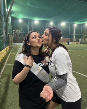Mansi Srivastava Instagram - Anddddddd #RUHA ki #matchfixing and dilon ki mixing ho gayi hai . Truly impressed with the GROOM SQUAD  today with their sixer pe sixer on every ball .. but still the TEAM BRIDE managed to win only and only for our beloved @nehalaxmi_ who is the  next bride to be and all ready to shine on her D DAY 💜 close to my heart this special girl and i truly wish the best for her always ❤️ and can’t wait to be a part of her and @rudrayshjoshii ‘s special days 🎊 
Lets get it started 💜💜💜💜🙌🙌🙌