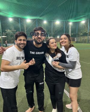 Mansi Srivastava Instagram - Anddddddd #RUHA ki #matchfixing and dilon ki mixing ho gayi hai . Truly impressed with the GROOM SQUAD  today with their sixer pe sixer on every ball .. but still the TEAM BRIDE managed to win only and only for our beloved @nehalaxmi_ who is the  next bride to be and all ready to shine on her D DAY 💜 close to my heart this special girl and i truly wish the best for her always ❤️ and can’t wait to be a part of her and @rudrayshjoshii ‘s special days 🎊 
Lets get it started 💜💜💜💜🙌🙌🙌