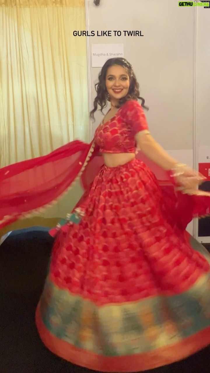Mansi Srivastava Instagram - You can’t stop twirling once u wear a lehenga 😍🥰