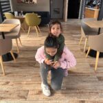 Mansi Srivastava Instagram - Swipe to see A failed Piggy Back Attempt 😅😂 With Aadya ☺️ Chandigarh - Heart Of Panjab