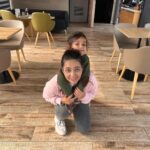 Mansi Srivastava Instagram – Swipe to see A failed Piggy Back Attempt 😅😂 

 With Aadya ☺️ Chandigarh – Heart Of Panjab