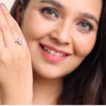 Mansi Srivastava Instagram – Anniversaries are special, what’s even more special is reliving my husband’s unwavering love for me, just a scan of ring away😍 Watch to find how kapil  surprised me on our anniversary 💜

Use code “MANSIS5” and get 5% off on ALL diamond jewellery @caratlane on min purchase of ₹15,000✨

#Ad #CaratLane #Postcards #KhulKeKaroExpress #MyCaratLaneStory #giftacaratlane