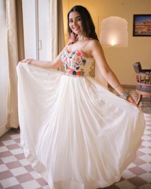 Mansi Srivastava Instagram - 🕊️🕊️🕊️