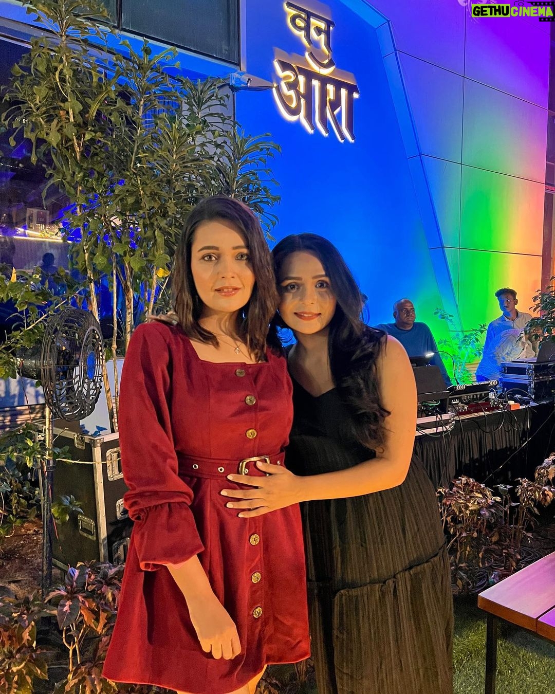 Mansi Srivastava Instagram - Vibes and ambiance at @oneaurarestaurantandbanquets was amazing last night because of these amazing people , some of us meeting after ages π
Congratulations @gaurinandkumarmunavalli and u are the sweetest host ever and ofcourse @k2mediarelation for being the best in the gameπ Aura Kitchen and Bar