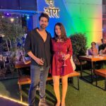 Mansi Srivastava Instagram - Vibes and ambiance at @oneaurarestaurantandbanquets was amazing last night because of these amazing people , some of us meeting after ages 😅 Congratulations @gaurinandkumarmunavalli and u are the sweetest host ever and ofcourse @k2mediarelation for being the best in the game💜 Aura Kitchen and Bar