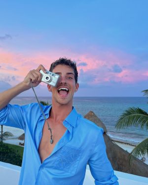 Manu Ríos Instagram - méxico lindo
gracias @belmondmaroma <3
