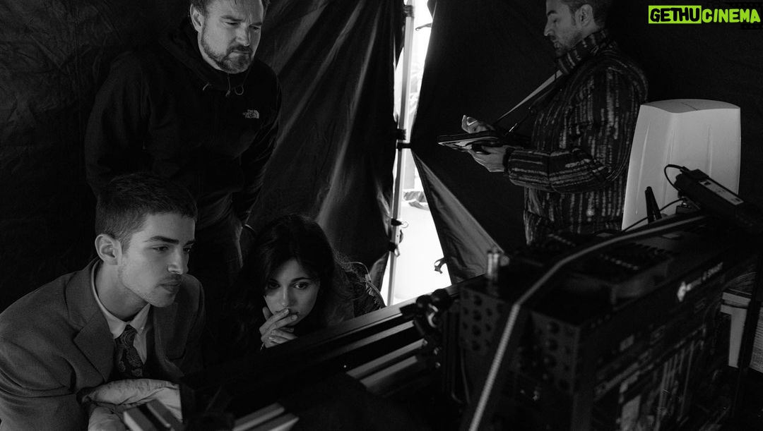 Manu Ríos Instagram - espero que estéis disfrutando “El Silencio” ❤️🔥 @netflixes @netflix