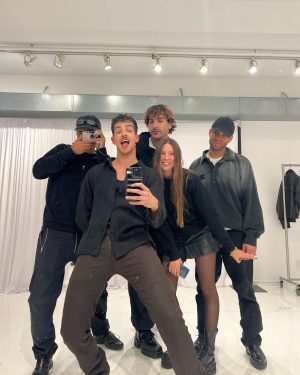 Manu Ríos Instagram - 🗽🖤