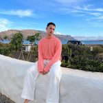 Manu Ríos Instagram - 🪷🥄🪨🌷