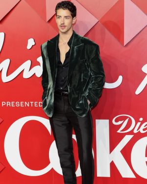 Manu Ríos Instagram - BFA’s 🖤
thanks @hm 

#HM #HMInnovation #ad