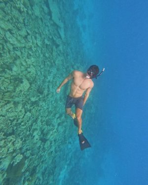 Manu Ríos Instagram - 🌺💦🧘🏻‍♂️🌴🇲🇻
@joalibeing