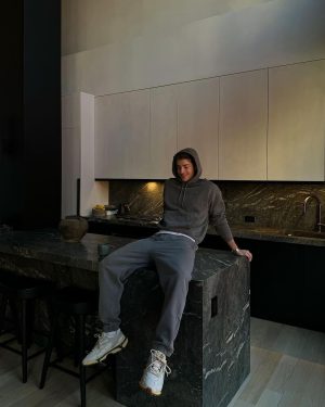 Manu Ríos Instagram - 🍎