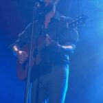 Manuel Carrasco Instagram – Alicante, la fiesta la teníais asegurada desde antes de empezar 🔥🤘🏼

Saltamos, cantamos y bailamos, pero eso sí, esta vez el pantalón se salvó 😂

Gracias a @finetwork por seguir sumando flechas con nosotros ❤️🏹 Alicante, Spain