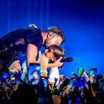 Manuel Carrasco Instagram - Dos noches que no se me van de la cabeza, y que quedan en mi para siempre. Ni el sudor evitaba que se me pusieran los pelos de punta. ♥️🏹Gracias mi Madrid. 📸: @javierrosalivephoto