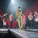 Manuel Carrasco Instagram - El chupinazo en forma de flecha encendió la fiesta!🧨🔥 Pamplona siempre deja huella! Gracias también a @finetwork por acercarme a vosotros de la mejor manera en cada concierto! ❤️🏹 Pamplona, Spain
