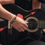 Manuel Carrasco Instagram – Las entrañas del camerino. 

Donde empiezo a escucharos…❤️🏹 Córdoba