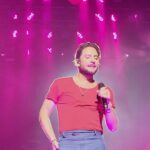 Manuel Carrasco Instagram – Alicante, la fiesta la teníais asegurada desde antes de empezar 🔥🤘🏼

Saltamos, cantamos y bailamos, pero eso sí, esta vez el pantalón se salvó 😂

Gracias a @finetwork por seguir sumando flechas con nosotros ❤️🏹 Alicante, Spain