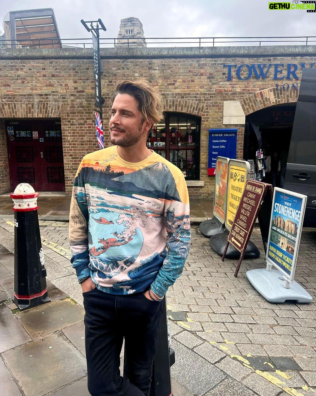 Manuel Carrasco Instagram - Aquí, al solito de Londres 🔥🤣