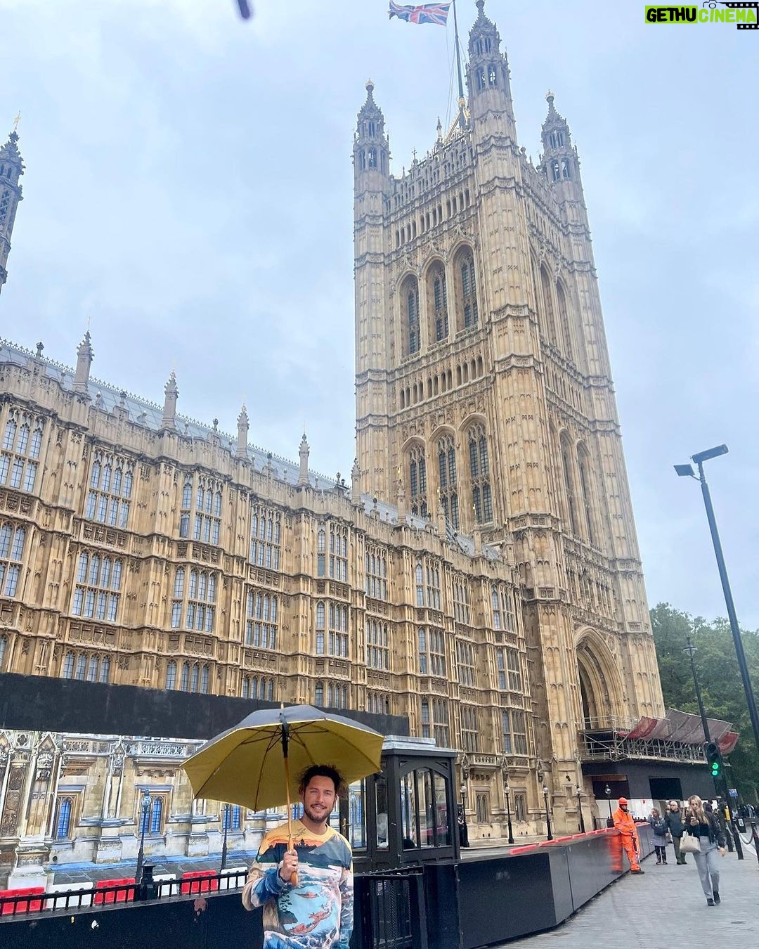Manuel Carrasco Instagram - Aquí, al solito de Londres 🔥🤣